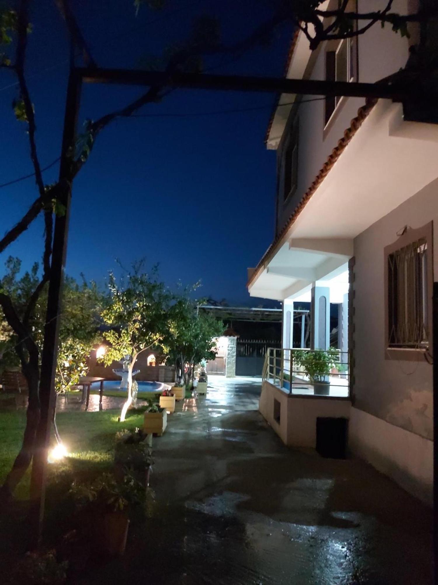 Erdi'S Home เบราท ภายนอก รูปภาพ